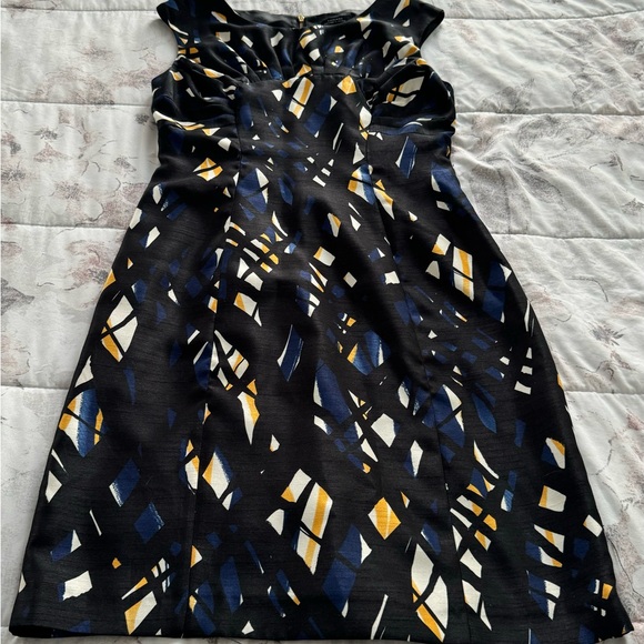 Tahari Arthur S. Levine geometric black structured exposed zipper dress, size 6 - Picture 14 of 16